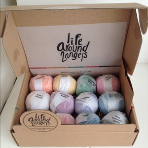 FREE -Life around 2 angels bath bomb set of 12